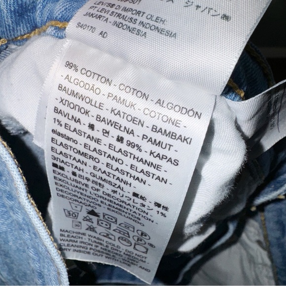 Levis Ribcage Distressed Jeans Shorts Size 30 - Picture 6 of 6